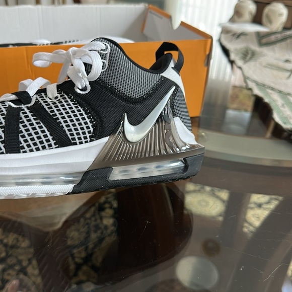 Nike LeBron Black and White Sneakers - Picture 7 of 10